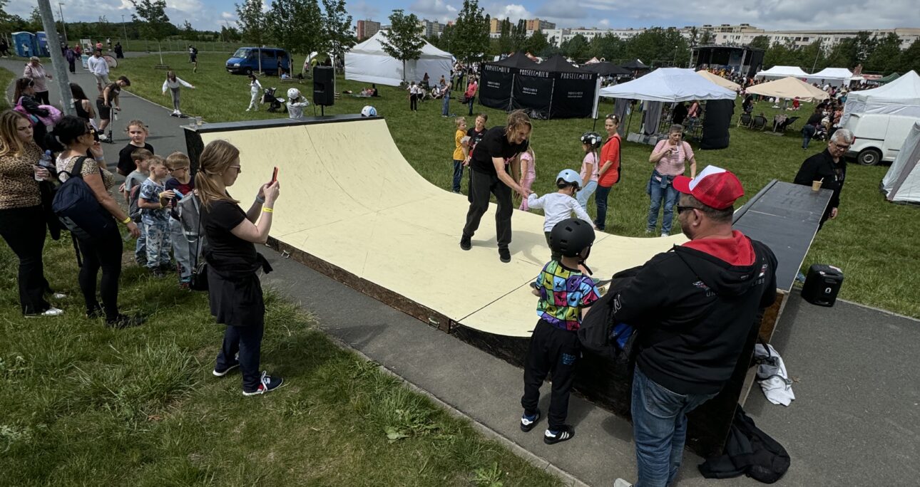 ČiperkaFest, Černý Most, Praha: Den plný zábavy a skateboardingu 🛹🎉